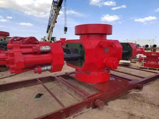 كاميرون U نوع مانع انفجار الكبش الفردي مع أغطية قياسية للفتح والإغلاق الهيدروليكي
